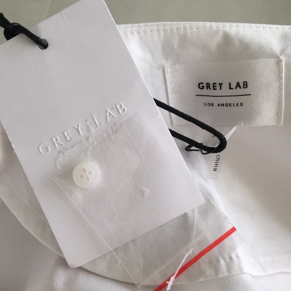 “SOLD” GREY LAB NWT -M- Fun Snap up White Top With 4 Ties - Picture 7 of 9